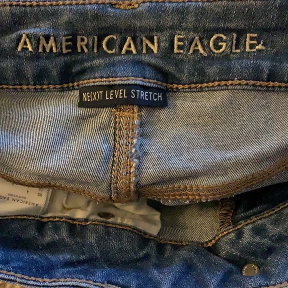 American Eagle Jean hi rise Shortie distress - Picture 8 of 8